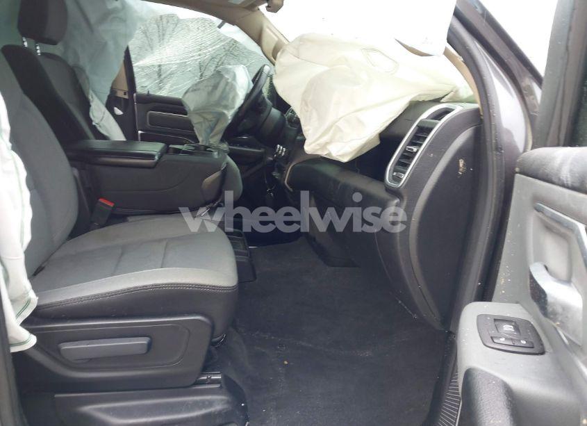 Photo 5 of 2019 Ram 1500 (VIN 1C6RRFFG8KN920072)