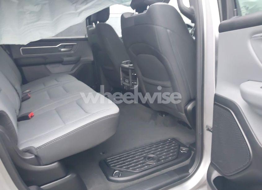 Photo 8 of 2021 Ram 1500 BIG HORN 4X4 5'7 BOX (VIN 1C6RRFFG8MN723311)