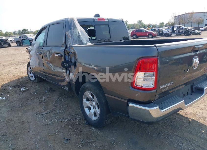 Photo 3 of 2019 Ram 1500 (VIN 1C6RRFFGXKN709911)