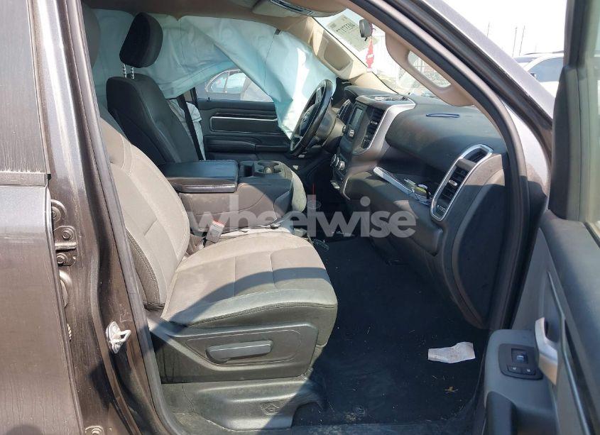 Photo 5 of 2019 Ram 1500 (VIN 1C6RRFFGXKN709911)