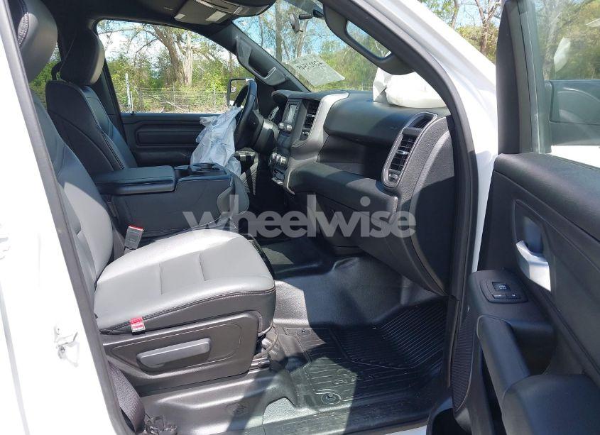 Photo 5 of 2022 Ram 1500 TRADESMAN 4X2 6'4 BOX (VIN 1C6SRECG1NN268755)