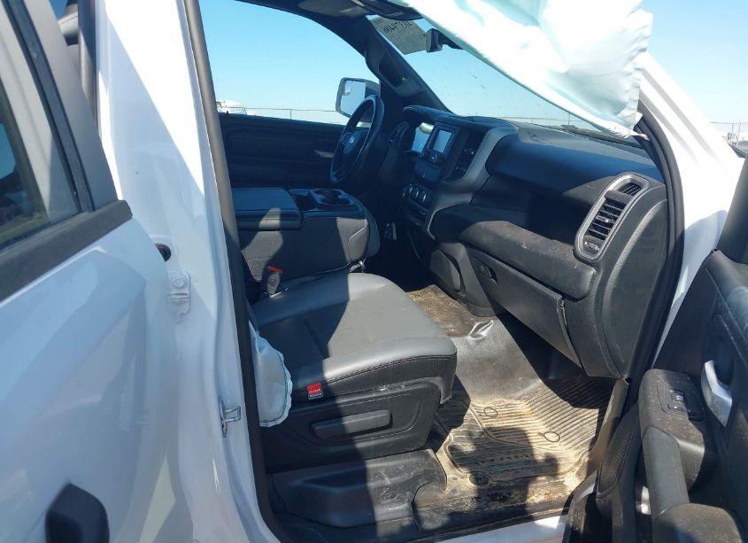 Photo 5 of 2024 Ram 1500 TRADESMAN QUAD CAB 4X2 6'4 BOX (VIN 1C6SRECG7RN122818)