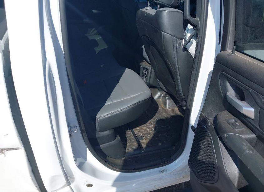 Photo 8 of 2024 Ram 1500 TRADESMAN QUAD CAB 4X2 6'4 BOX (VIN 1C6SRECG7RN122818)