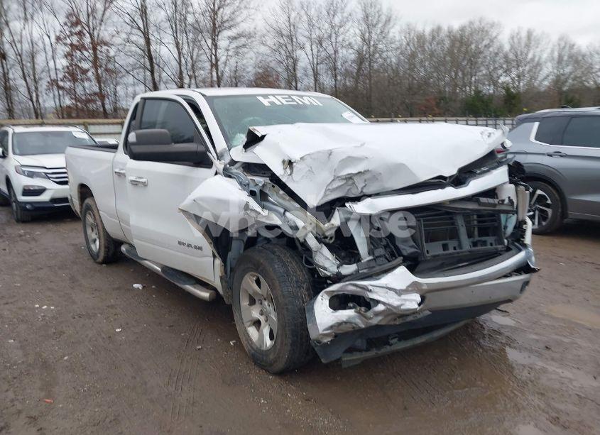 2019 Ram 1500 BIG HORN/LONE STAR 4X4 6'4 BOX (VIN 1C6SRFBT0KN822299) main photo