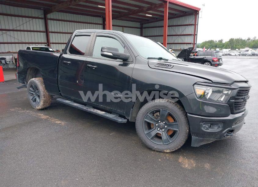 2020 Ram 1500 BIG HORN 4X4 6'4 BOX (VIN 1C6SRFBT0LN242228) main photo