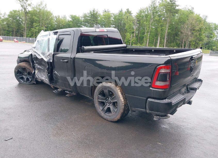 Photo 3 of 2020 Ram 1500 BIG HORN 4X4 6'4 BOX (VIN 1C6SRFBT0LN242228)