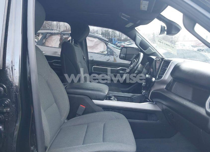 Photo 5 of 2021 Ram 1500 BIG HORN 4X4 6'4 BOX (VIN 1C6SRFBT0MN556611)