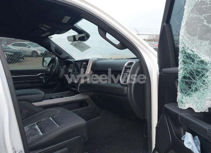 Photo 5 of 2021 Ram 1500 (VIN 1C6SRFBT0MN570444)