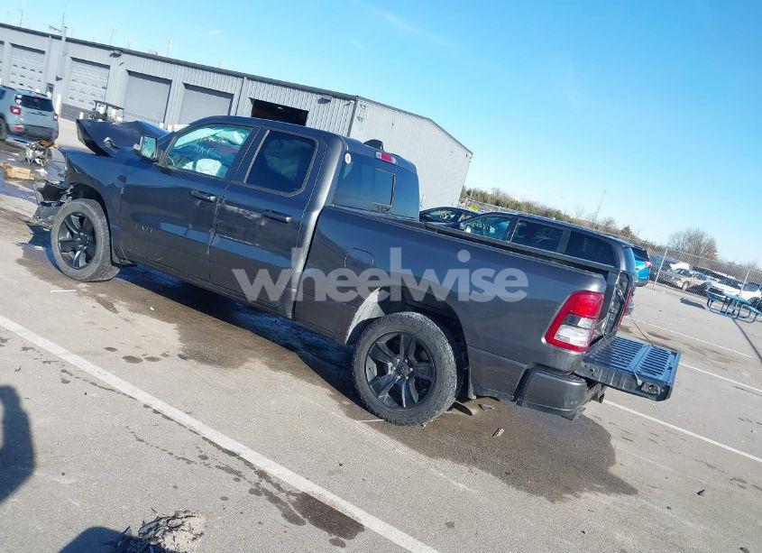 Photo 3 of 2021 Ram 1500 BIG HORN 4X4 6'4 BOX (VIN 1C6SRFBT0MN605774)