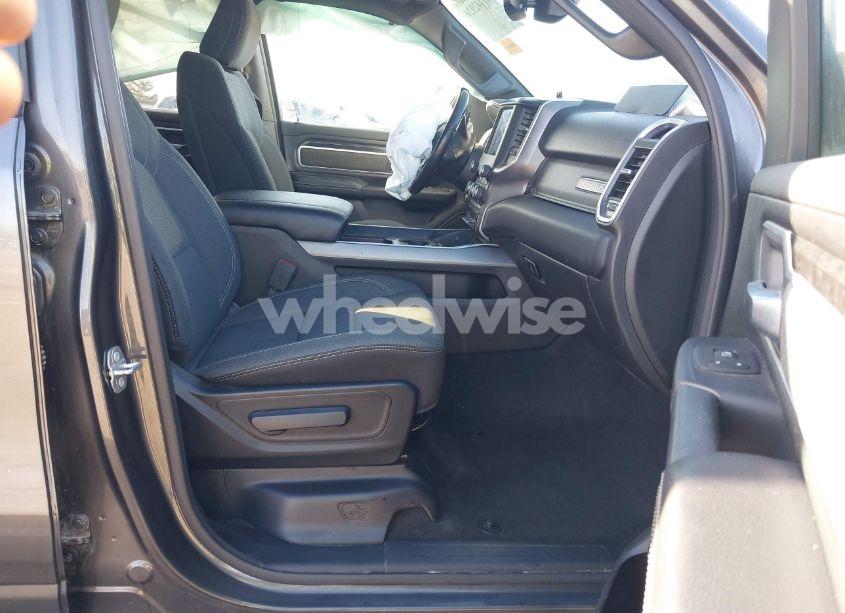 Photo 5 of 2021 Ram 1500 BIG HORN 4X4 6'4 BOX (VIN 1C6SRFBT0MN605774)