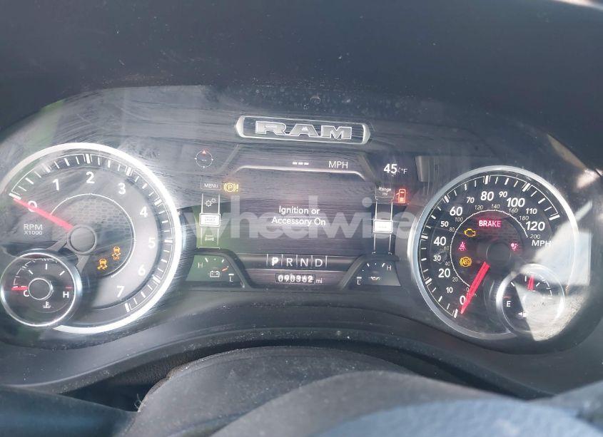 Photo 7 of 2021 Ram 1500 BIG HORN 4X4 6'4 BOX (VIN 1C6SRFBT0MN605774)