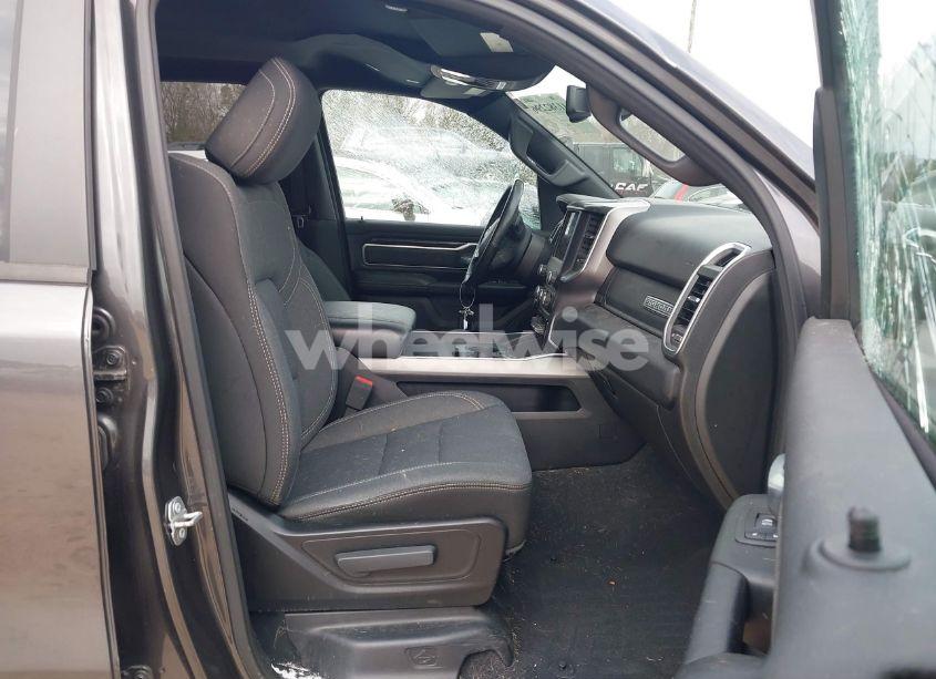 Photo 5 of 2019 Ram 1500 BIG HORN/LONE STAR 4X4 6'4 BOX (VIN 1C6SRFBT1KN516423)