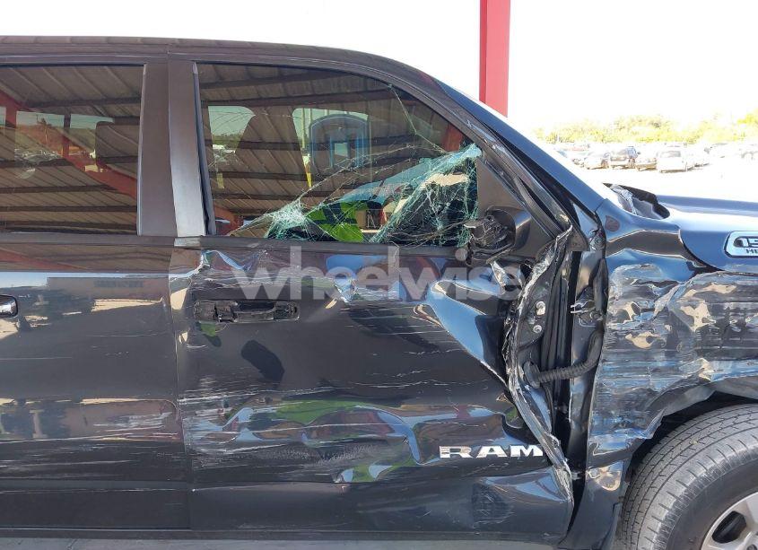 Photo 5 of 2019 Ram 1500 BIG HORN/LONE STAR 4X4 6'4 BOX (VIN 1C6SRFBT1KN668203)