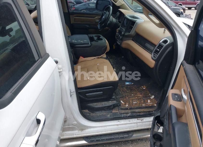 Photo 5 of 2020 Ram 1500 BIG HORN QUAD CAB 4X4 6'4 BOX (VIN 1C6SRFBT2LN213975)