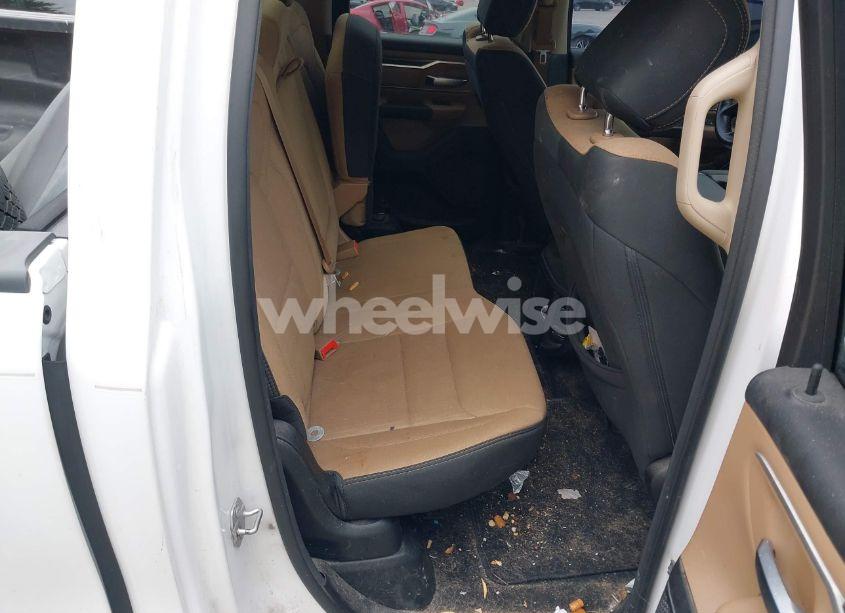 Photo 8 of 2020 Ram 1500 BIG HORN QUAD CAB 4X4 6'4 BOX (VIN 1C6SRFBT2LN213975)