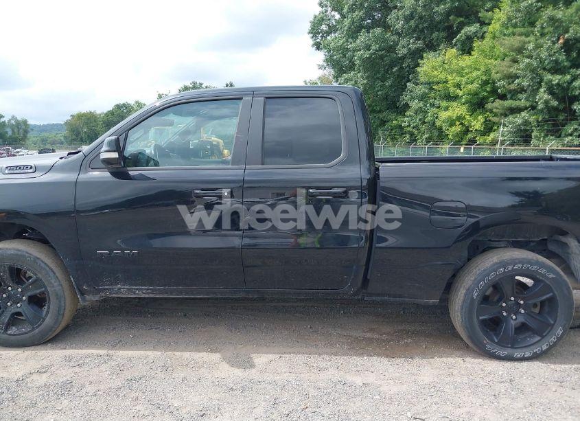 Photo 15 of 2022 Ram 1500 BIG HORN QUAD CAB 4X4 6'4 BOX (VIN 1C6SRFBT2NN155434)