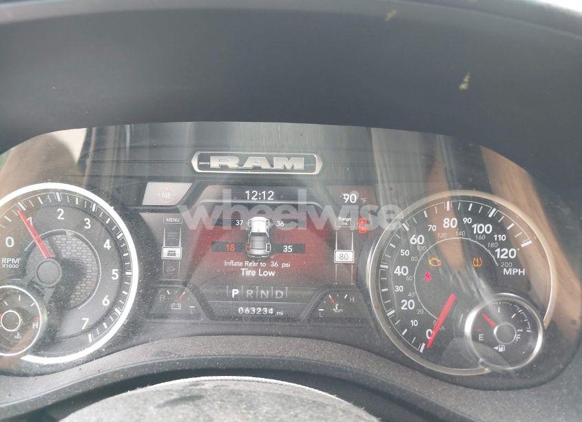 Photo 7 of 2022 Ram 1500 BIG HORN QUAD CAB 4X4 6'4 BOX (VIN 1C6SRFBT2NN155434)