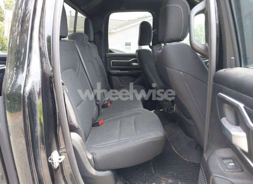 Photo 8 of 2022 Ram 1500 BIG HORN QUAD CAB 4X4 6'4 BOX (VIN 1C6SRFBT2NN155434)