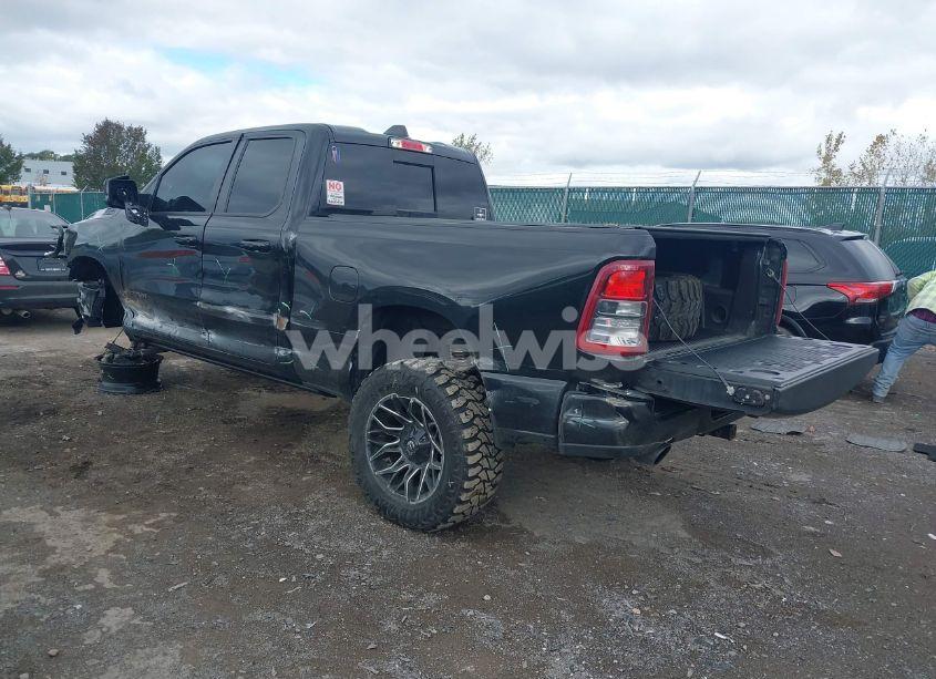 Photo 3 of 2022 Ram 1500 BIG HORN 4X4 6'4 BOX (VIN 1C6SRFBT2NN206382)