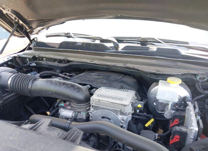 Photo 10 of 2022 Ram 1500 BIG HORN QUAD CAB 4X4 6'4 BOX (VIN 1C6SRFBT2NN480536)