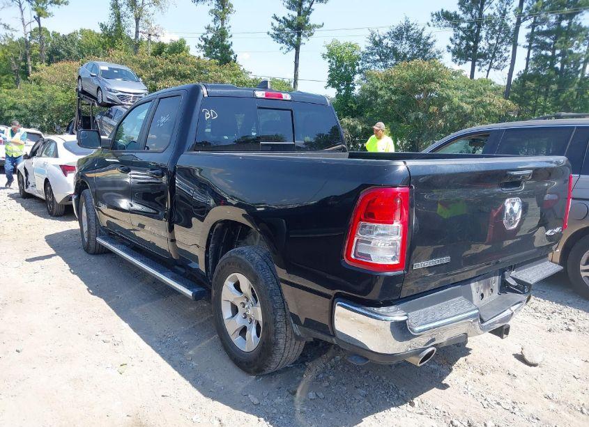 Photo 3 of 2022 Ram 1500 BIG HORN QUAD CAB 4X4 6'4 BOX (VIN 1C6SRFBT2NN480536)