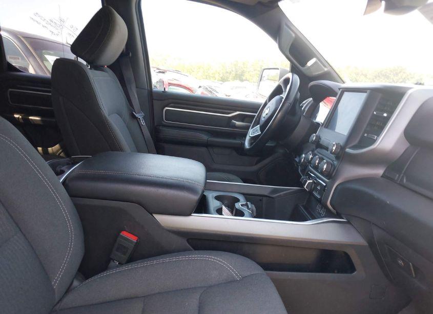 Photo 5 of 2022 Ram 1500 BIG HORN QUAD CAB 4X4 6'4 BOX (VIN 1C6SRFBT2NN480536)