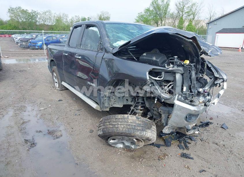 2020 Ram 1500 BIG HORN 4X4 6'4 BOX (VIN 1C6SRFBT3LN414588) main photo