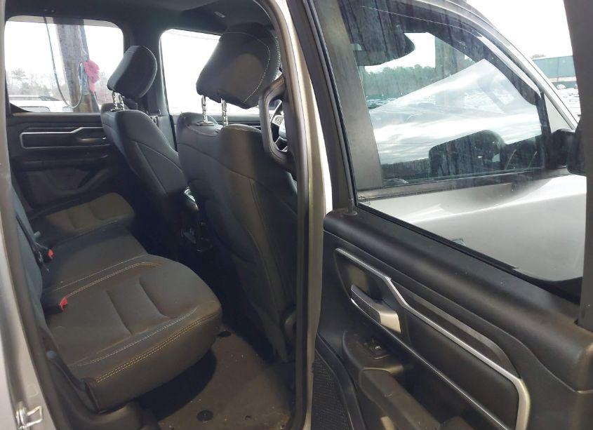 Photo 8 of 2021 Ram 1500 BIG HORN 4X4 6'4 BOX (VIN 1C6SRFBT3MN796588)