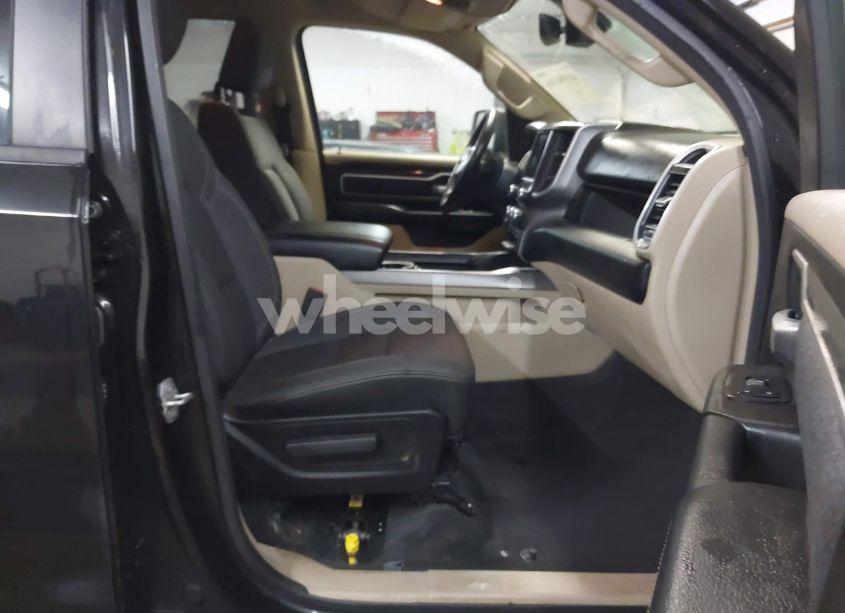 Photo 5 of 2020 Ram 1500 BIG HORN 4X4 6'4 BOX (VIN 1C6SRFBT5LN136759)