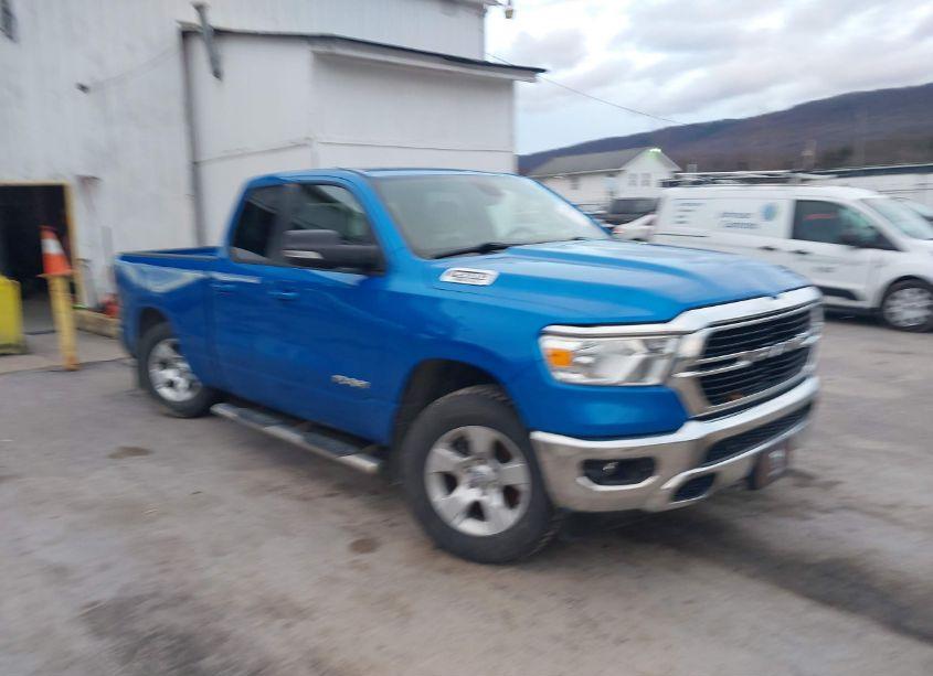 2021 Ram 1500 BIG HORN 4X4 6'4 BOX (VIN 1C6SRFBT5MN759560) main photo