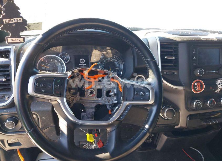 Photo 18 of 2021 Ram 1500 BIG HORN 4X4 6'4 BOX (VIN 1C6SRFBT5MN760207)