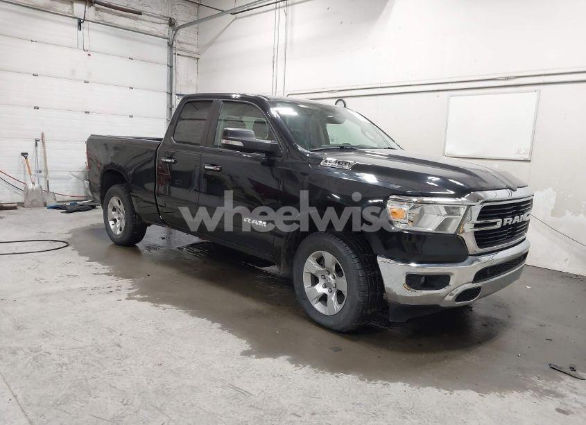 2020 Ram 1500 BIG HORN 4X4 6'4 BOX (VIN 1C6SRFBT6LN300830) main photo