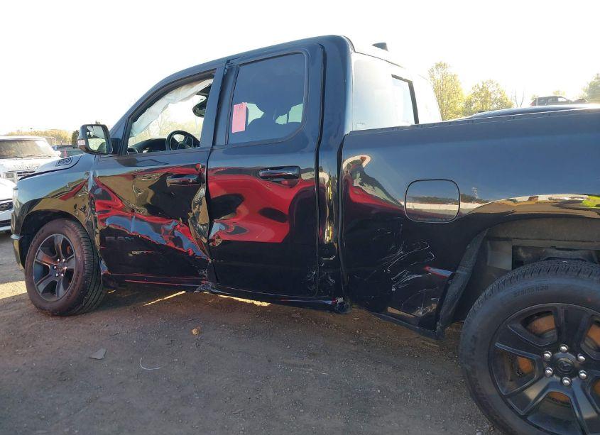 Photo 17 of 2021 Ram 1500 BIG HORN QUAD CAB 4X4 6'4 BOX (VIN 1C6SRFBT6MN683623)