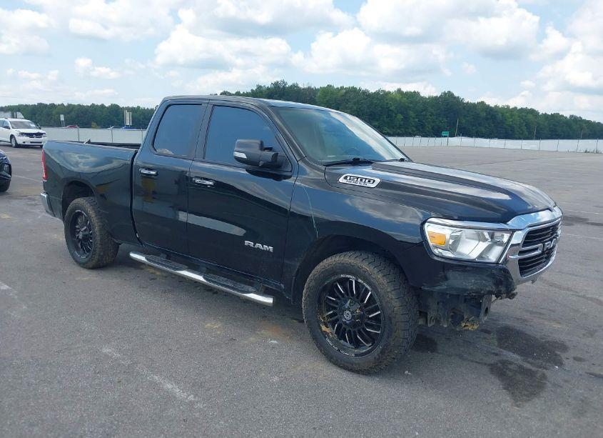 2019 Ram 1500 BIG HORN/LONE STAR QUAD CAB 4X4 6'4 BOX (VIN 1C6SRFBT7KN764269) main photo