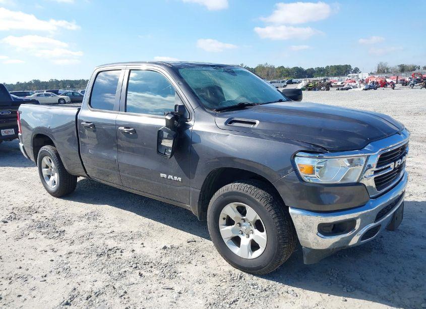 2021 Ram 1500 BIG HORN 4X4 6'4 BOX (VIN 1C6SRFBT7MN809441) main photo