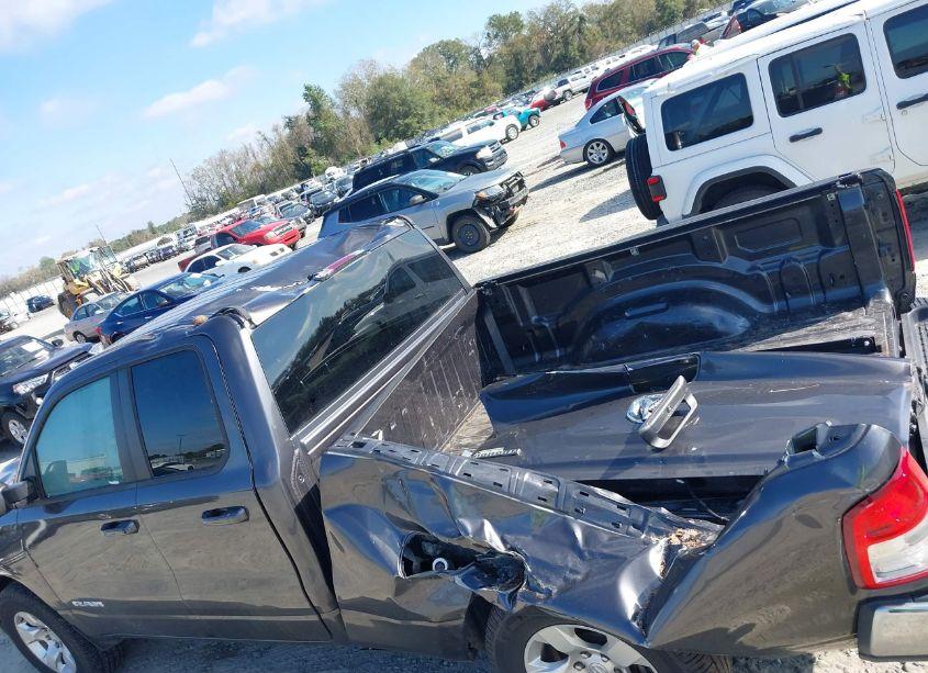 Photo 6 of 2021 Ram 1500 BIG HORN 4X4 6'4 BOX (VIN 1C6SRFBT7MN809441)