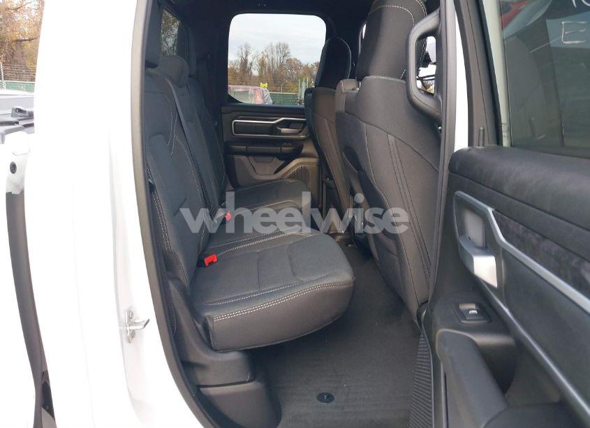 Photo 8 of 2022 Ram 1500 BIG HORN 4X4 6'4 BOX (VIN 1C6SRFBT7NN375197)