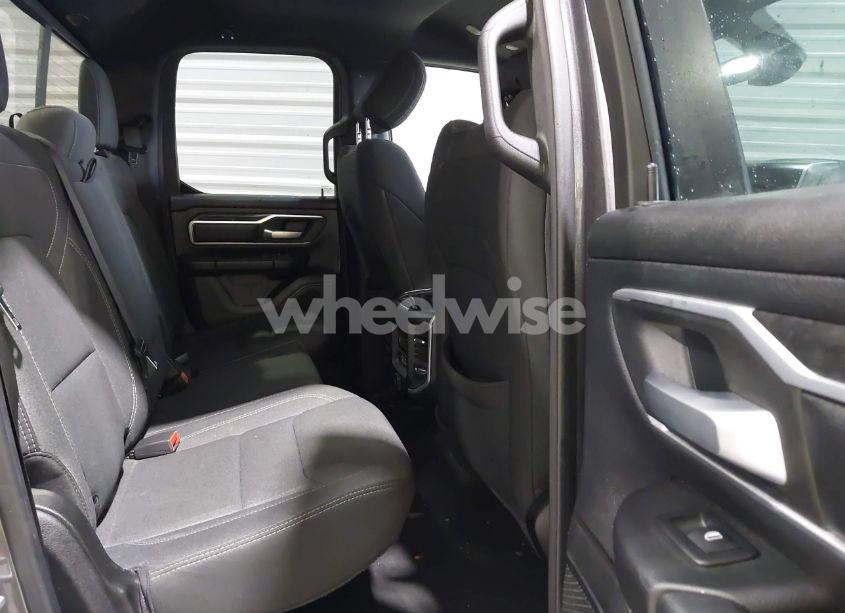 Photo 8 of 2021 Ram 1500 BIG HORN 4X4 6'4 BOX (VIN 1C6SRFBT8MN696504)