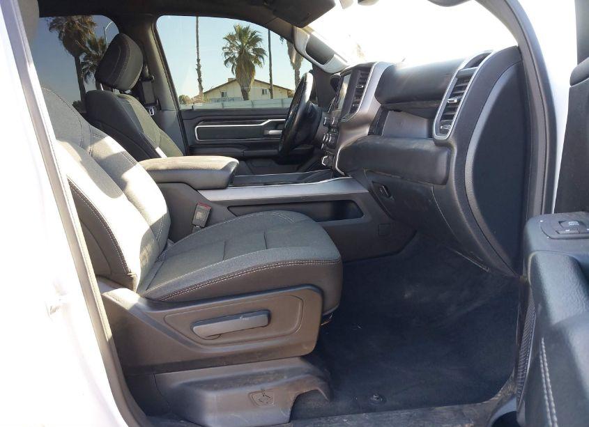 Photo 5 of 2021 Ram 1500 BIG HORN 4X4 6'4 BOX (VIN 1C6SRFBT8MN822635)