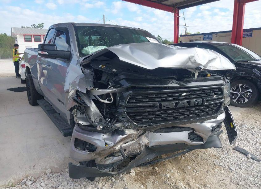 2022 Ram 1500 BIG HORN 4X4 6'4 BOX (VIN 1C6SRFBT8NN162517) main photo