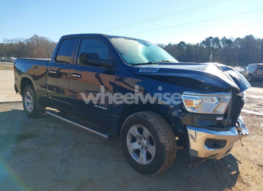 2020 Ram 1500 BIG HORN 4X4 6'4 BOX (VIN 1C6SRFBT9LN190484) main photo