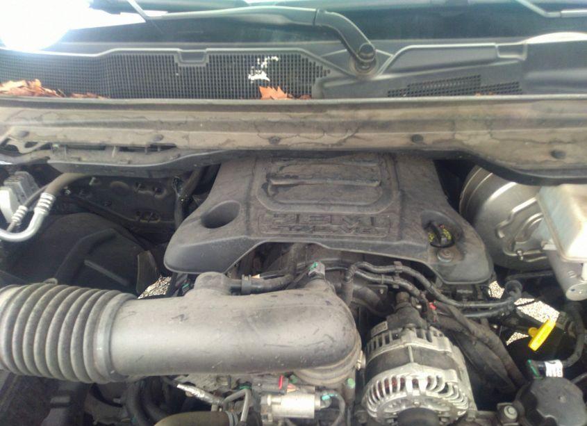 Photo 10 of 2022 Ram 1500 BIG HORN QUAD CAB 4X4 6'4 BOX (VIN 1C6SRFBT9NN133074)