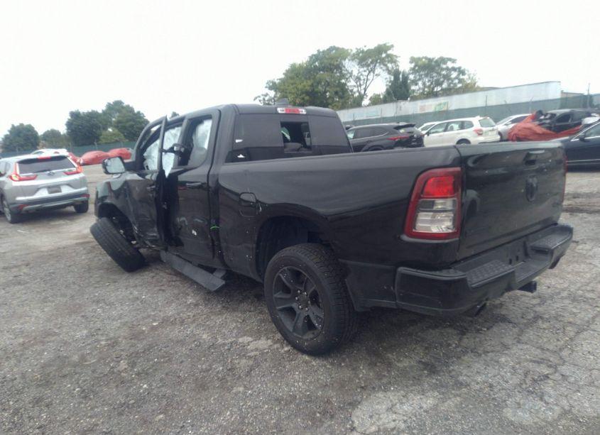 Photo 3 of 2022 Ram 1500 BIG HORN QUAD CAB 4X4 6'4 BOX (VIN 1C6SRFBT9NN133074)