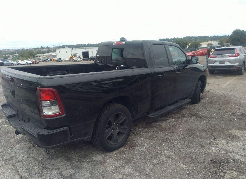 Photo 4 of 2022 Ram 1500 BIG HORN QUAD CAB 4X4 6'4 BOX (VIN 1C6SRFBT9NN133074)