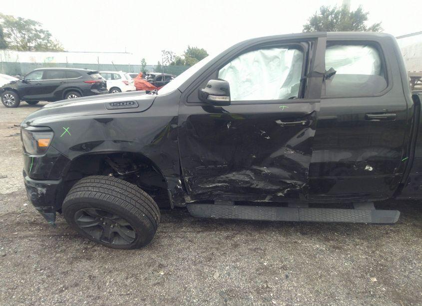 Photo 6 of 2022 Ram 1500 BIG HORN QUAD CAB 4X4 6'4 BOX (VIN 1C6SRFBT9NN133074)