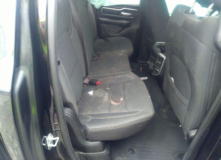 Photo 8 of 2022 Ram 1500 BIG HORN QUAD CAB 4X4 6'4 BOX (VIN 1C6SRFBT9NN133074)