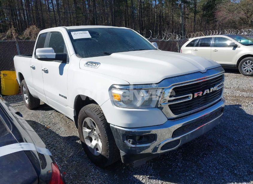 2020 Ram 1500 BIG HORN 4X4 6'4 BOX (VIN 1C6SRFBTXLN122260) main photo