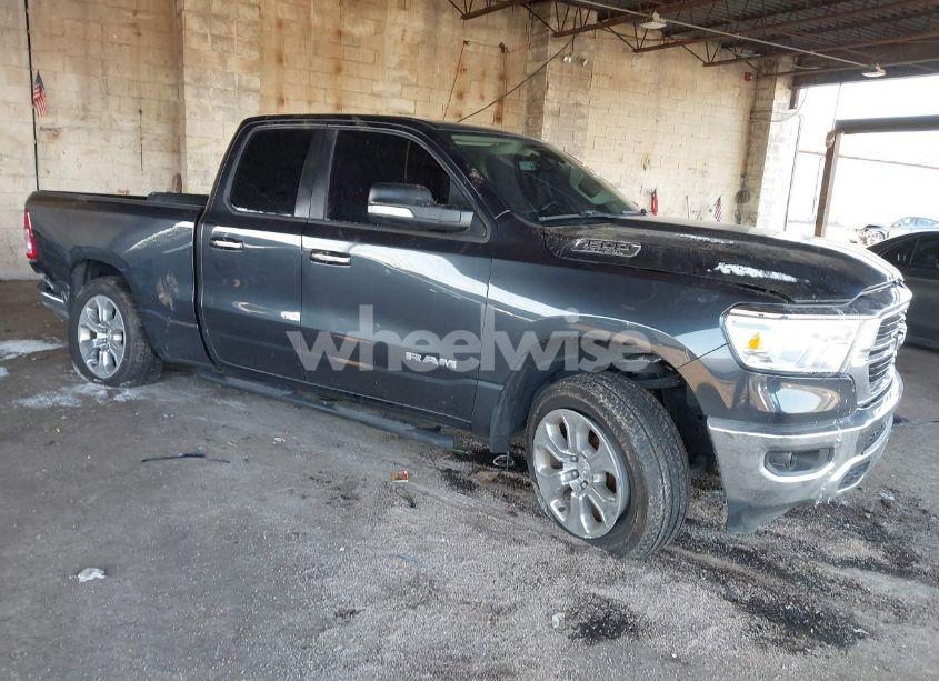 2020 Ram 1500 BIG HORN 4X4 6'4 BOX (VIN 1C6SRFBTXLN145473) main photo