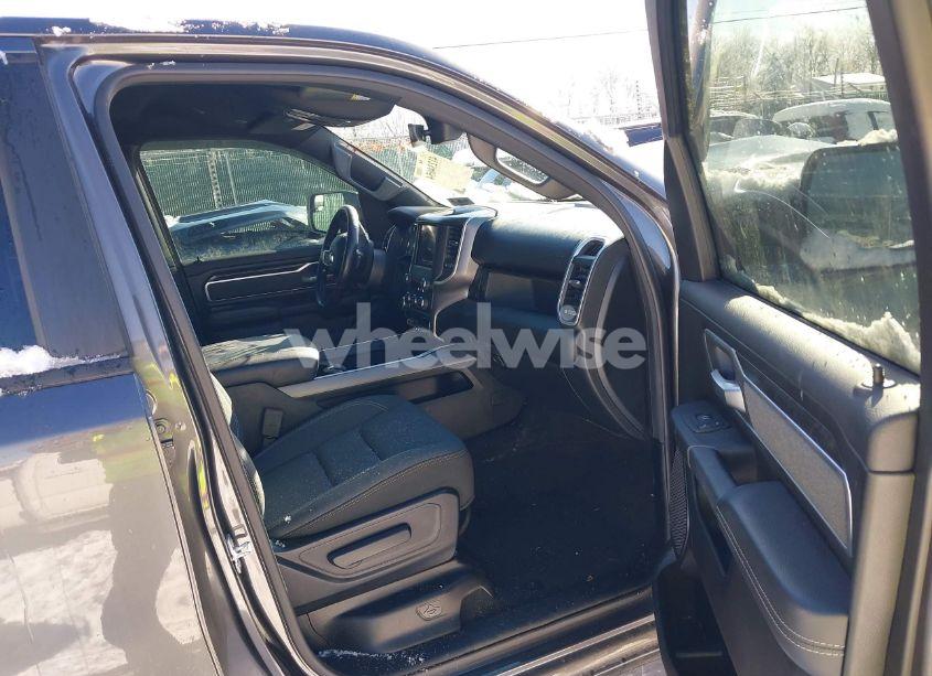 Photo 5 of 2021 Ram 1500 BIG HORN 4X4 6'4 BOX (VIN 1C6SRFBTXMN553571)