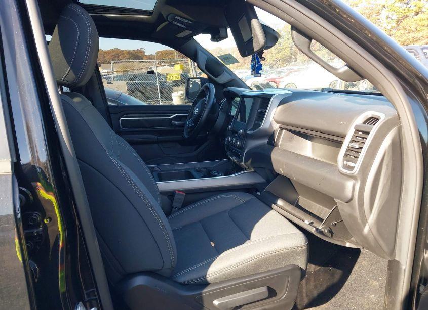 Photo 5 of 2021 Ram 1500 BIG HORN 4X4 6'4" BOX (VIN 1C6SRFBTXMN796541)